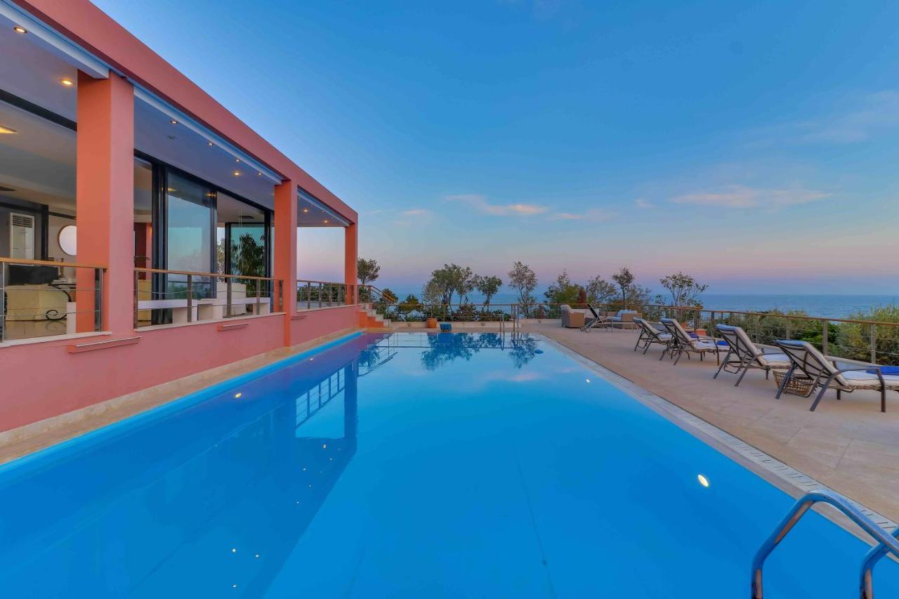 Black Diamond Beachfront Pool Villa Pasithea In Sounio, Athens Cap Cap Sounion Extérieur photo